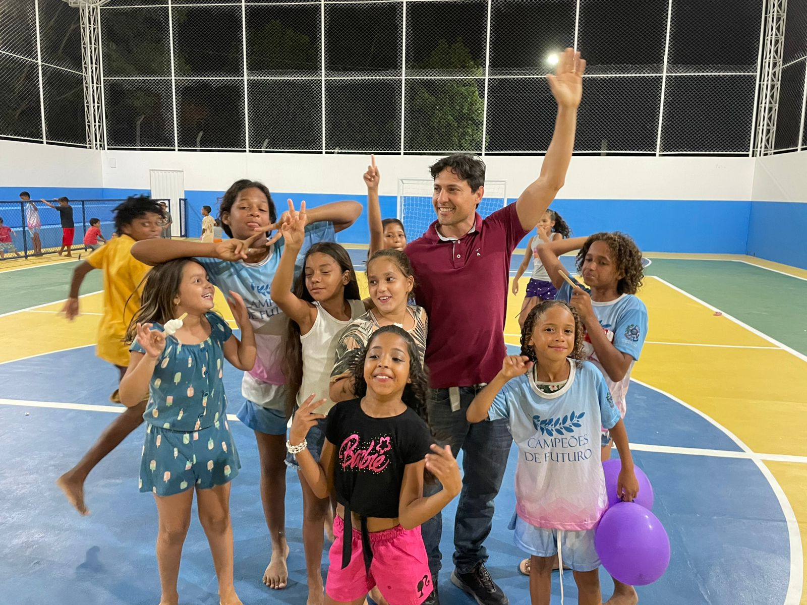 Imagem da Galeria: Reinauguração da quadra de esportes do bairro Colina