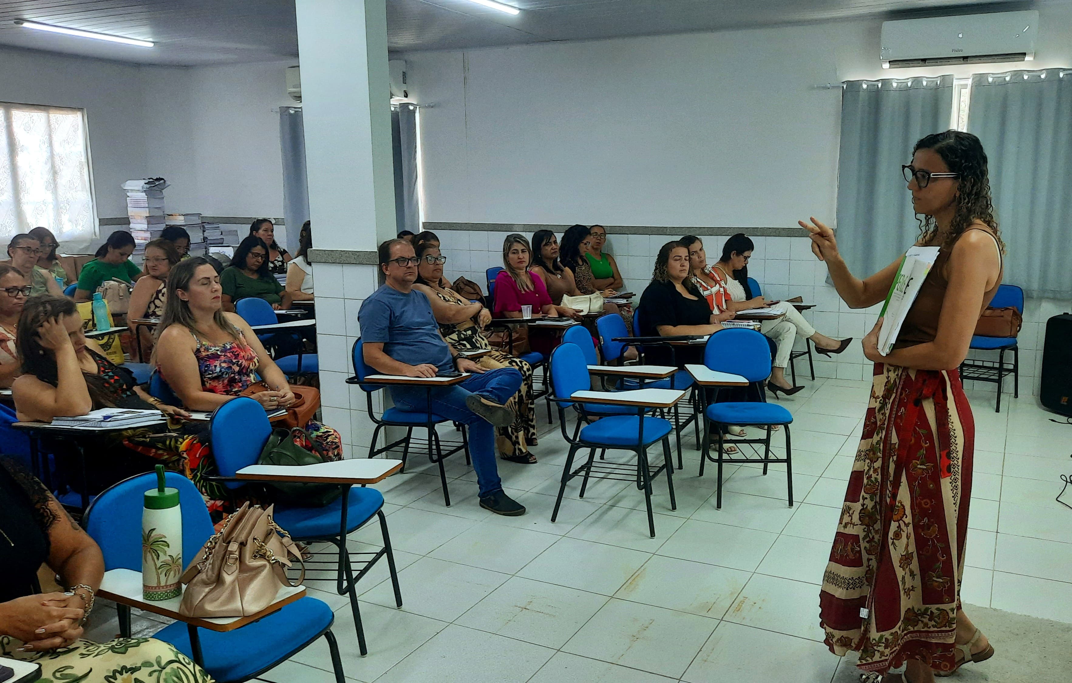 Semed realiza formação continuada sobre educação especial nas escolas