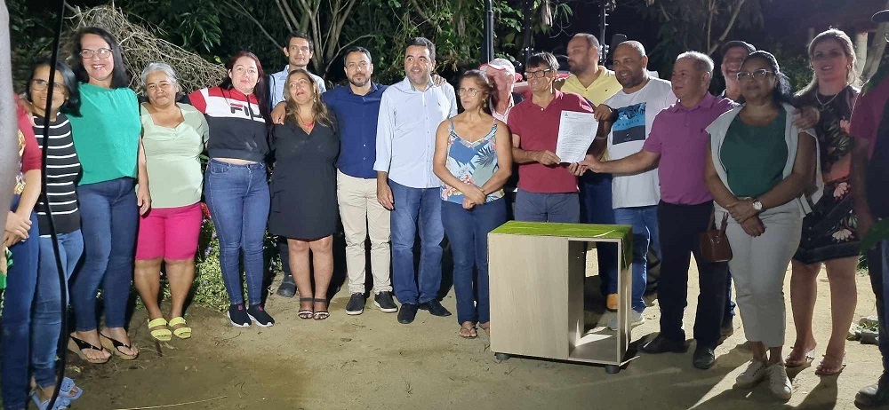 Prefeitura entrega trator agrícola à Associação de Pequenos Produtores do Córrego Panorama em distrito Paulista