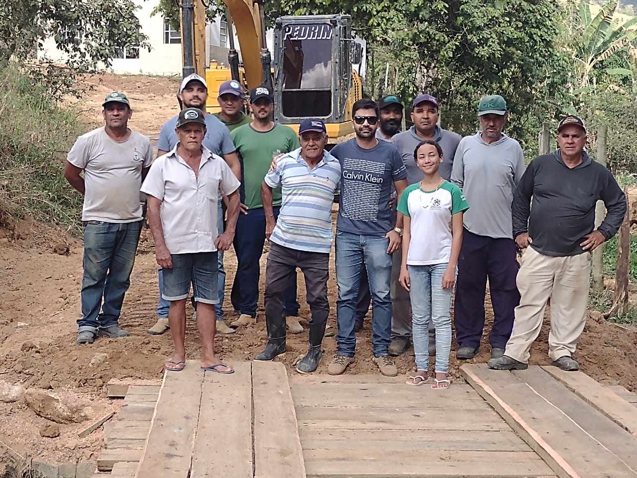 SEMTE entrega mais um bueiro, desta vez, em Cachoeirinha do Itaúnas