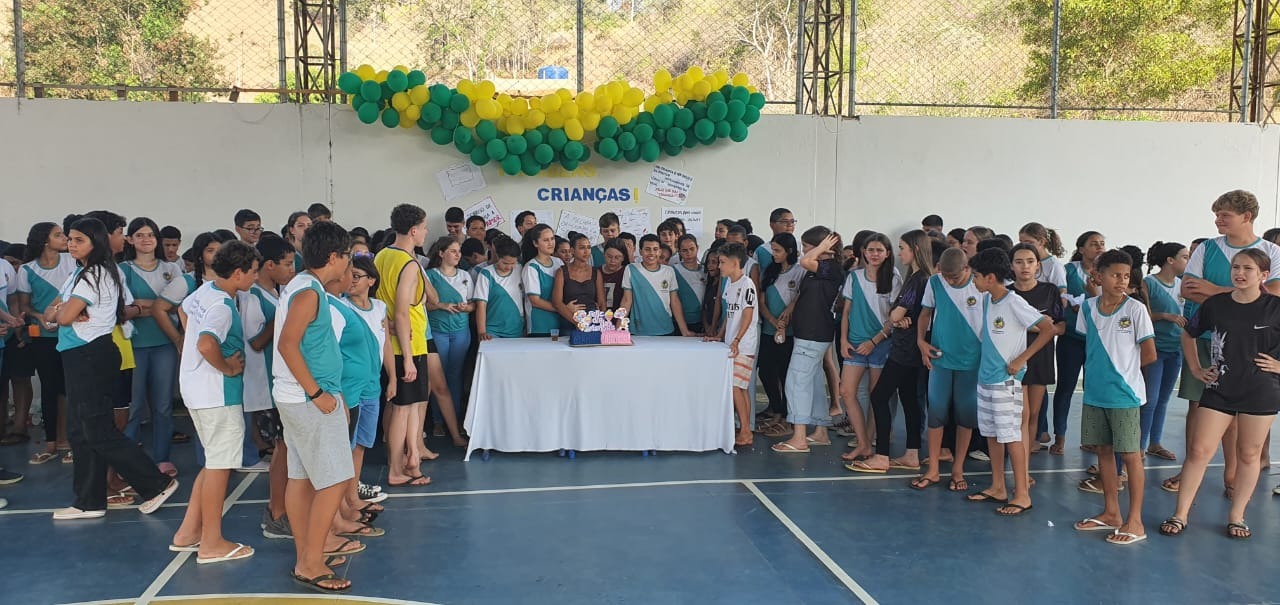 Imagem da notícia: EFA Normília celebra o Dia das Crianças em novo 'Campo Bom de Bola' entregue pela Prefeitura