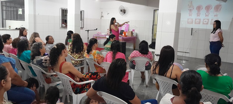 Prefeitura promove palestra sobre o Outubro Rosa para mulheres do bairro Vila Landinha